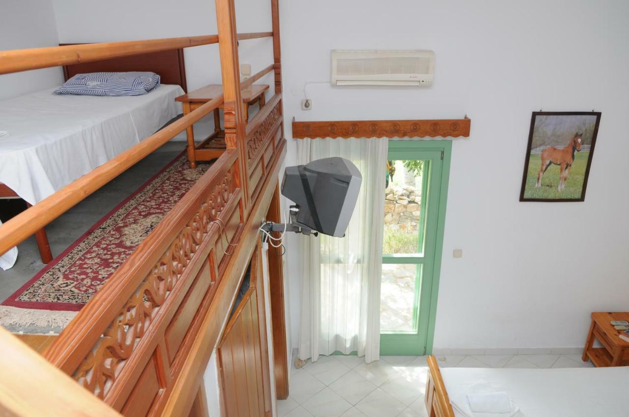 Pegasus Studios & Apartments Скирос Екстериор снимка
